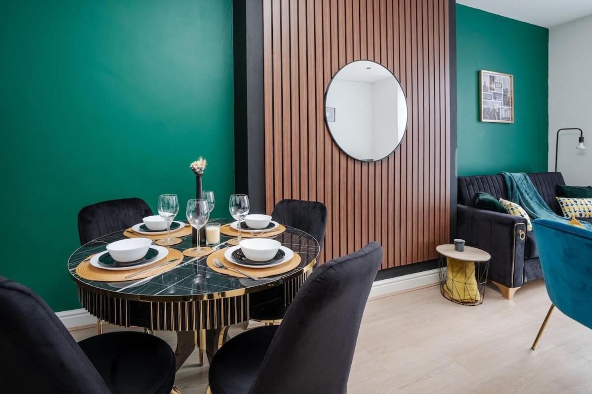 Modern 2-Bed Flat, Sleeps 6 Appartement Liverpool Buitenkant foto