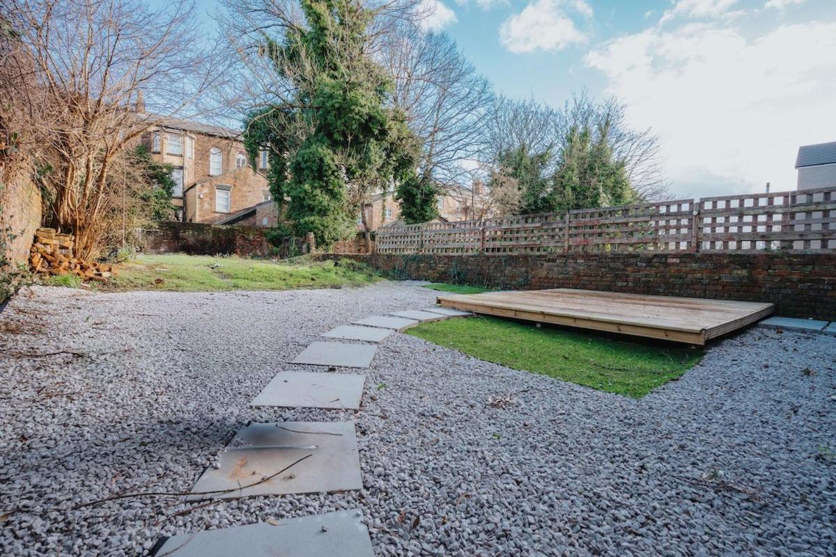 Modern 2-Bed Flat, Sleeps 6 Appartement Liverpool Buitenkant foto