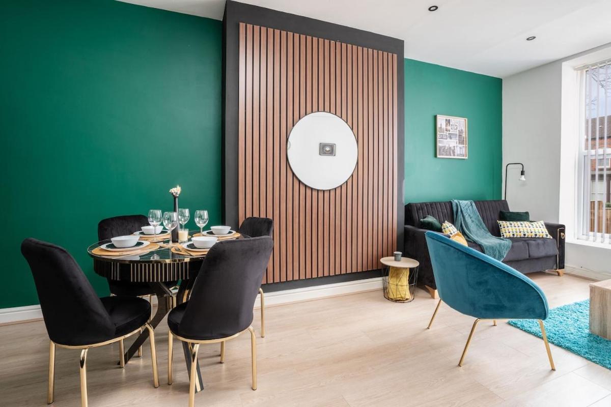 Modern 2-Bed Flat, Sleeps 6 Appartement Liverpool Buitenkant foto